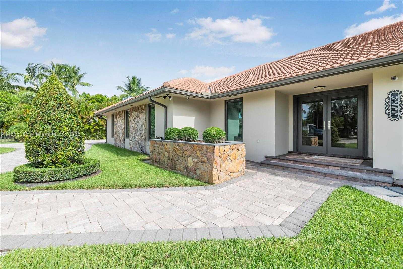 Small Image of 9255 SOUTH WEST 108TH ST, Miami Number 5