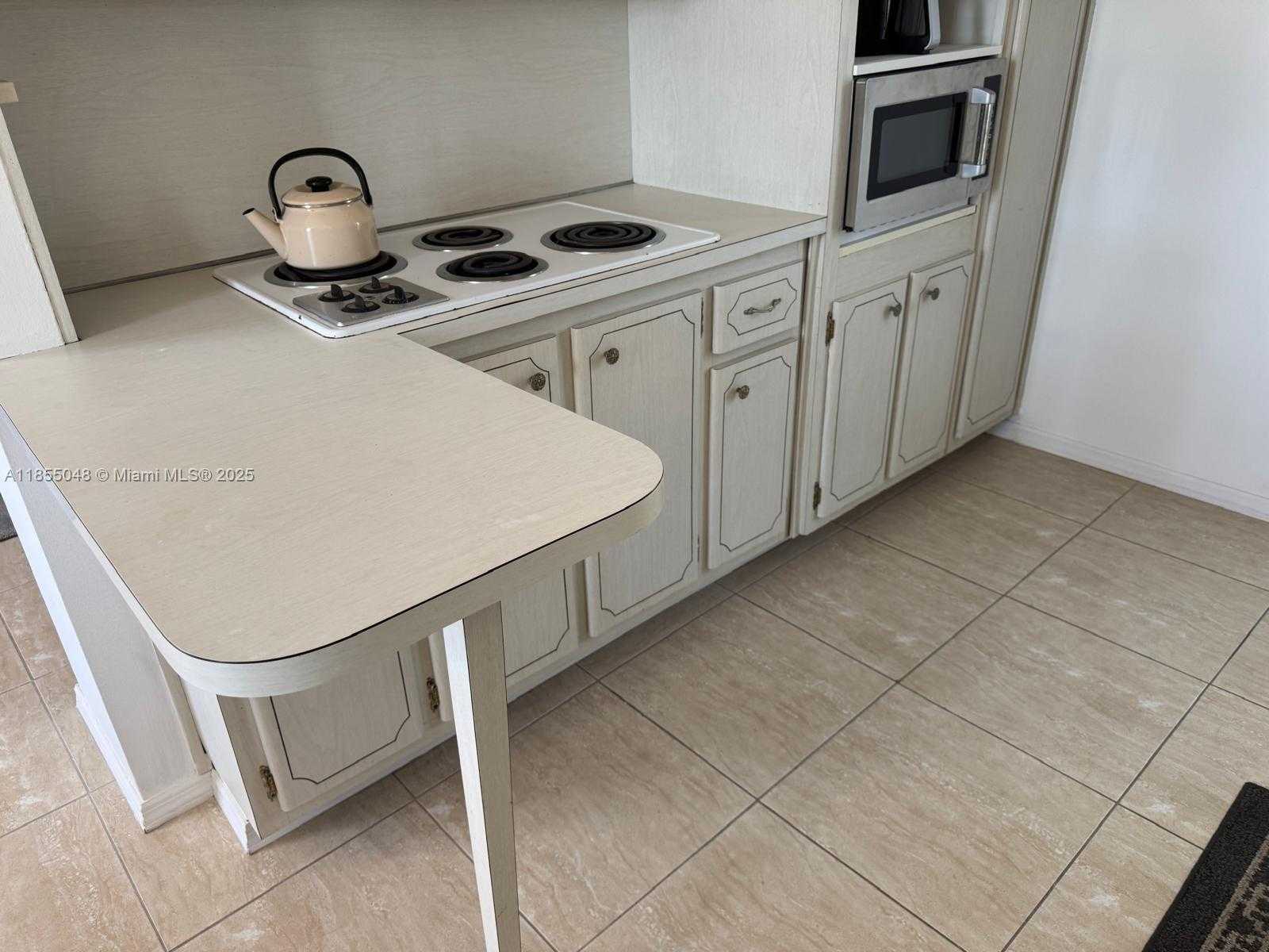 Small Image of 7800 CARLYLE AVE #6C, Miami Beach Number 12
