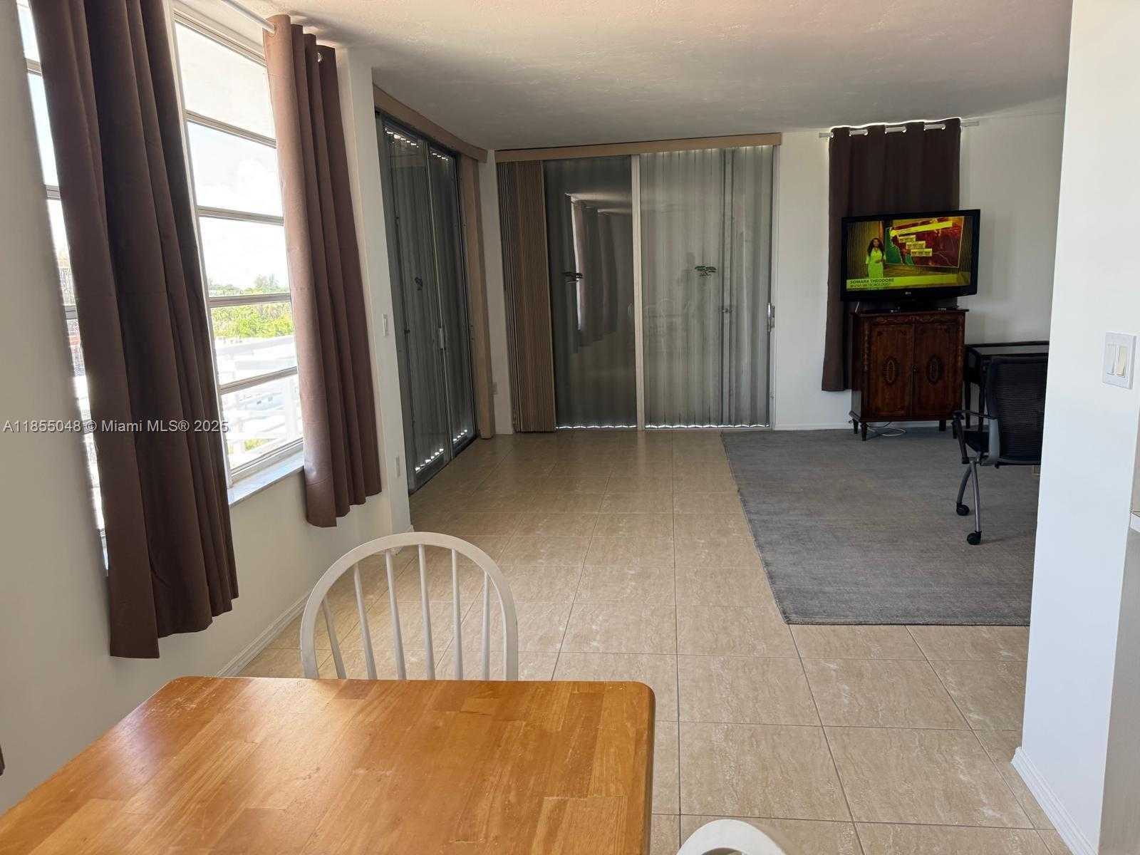 Small Image of 7800 CARLYLE AVE #6C, Miami Beach Number 13