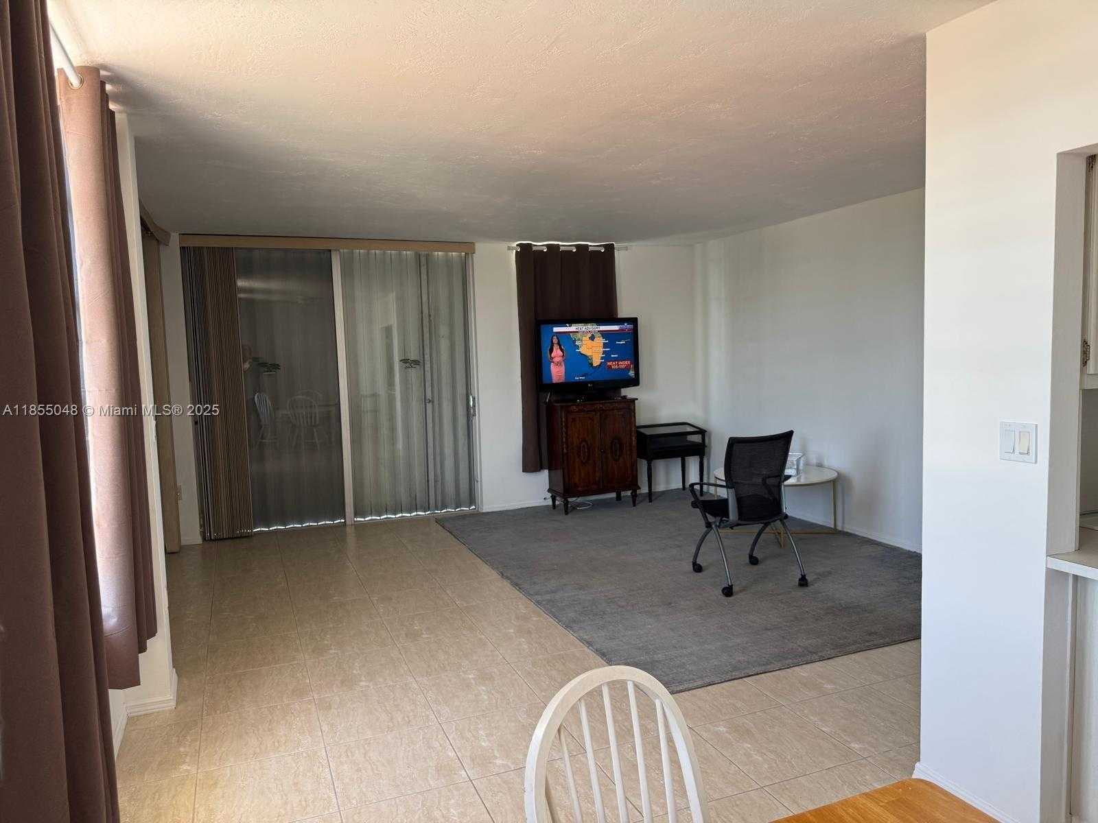 Small Image of 7800 CARLYLE AVE #6C, Miami Beach Number 14