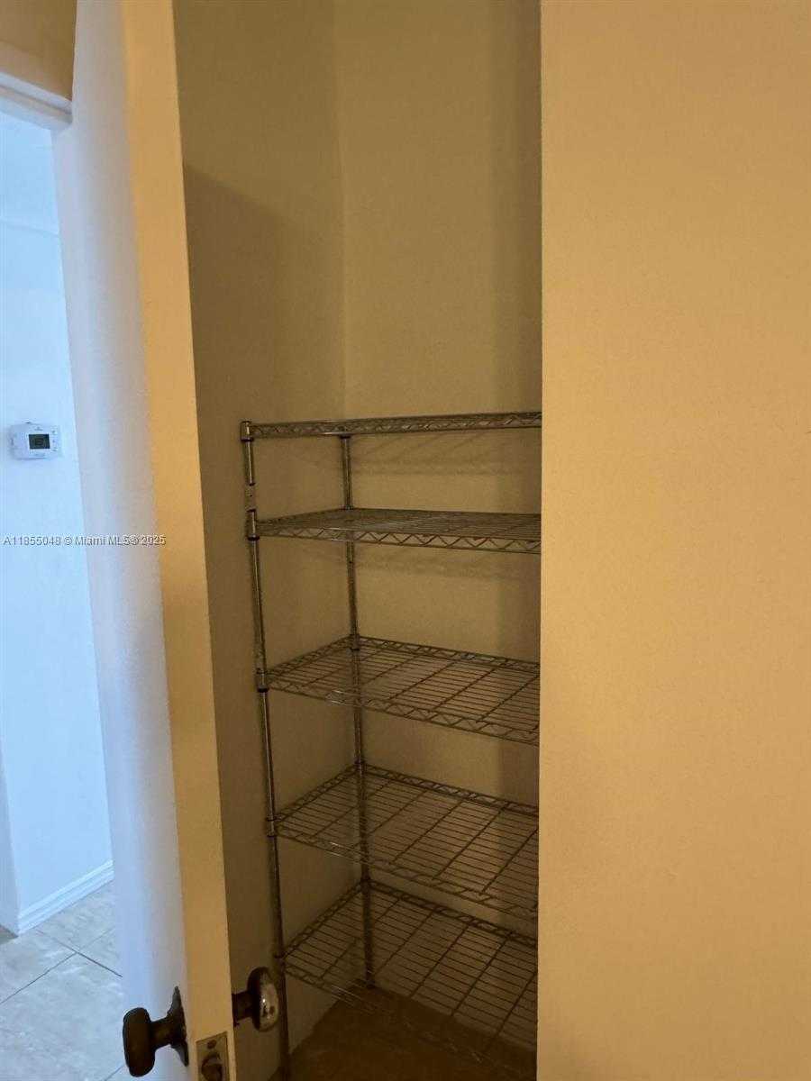 Small Image of 7800 CARLYLE AVE #6C, Miami Beach Number 16