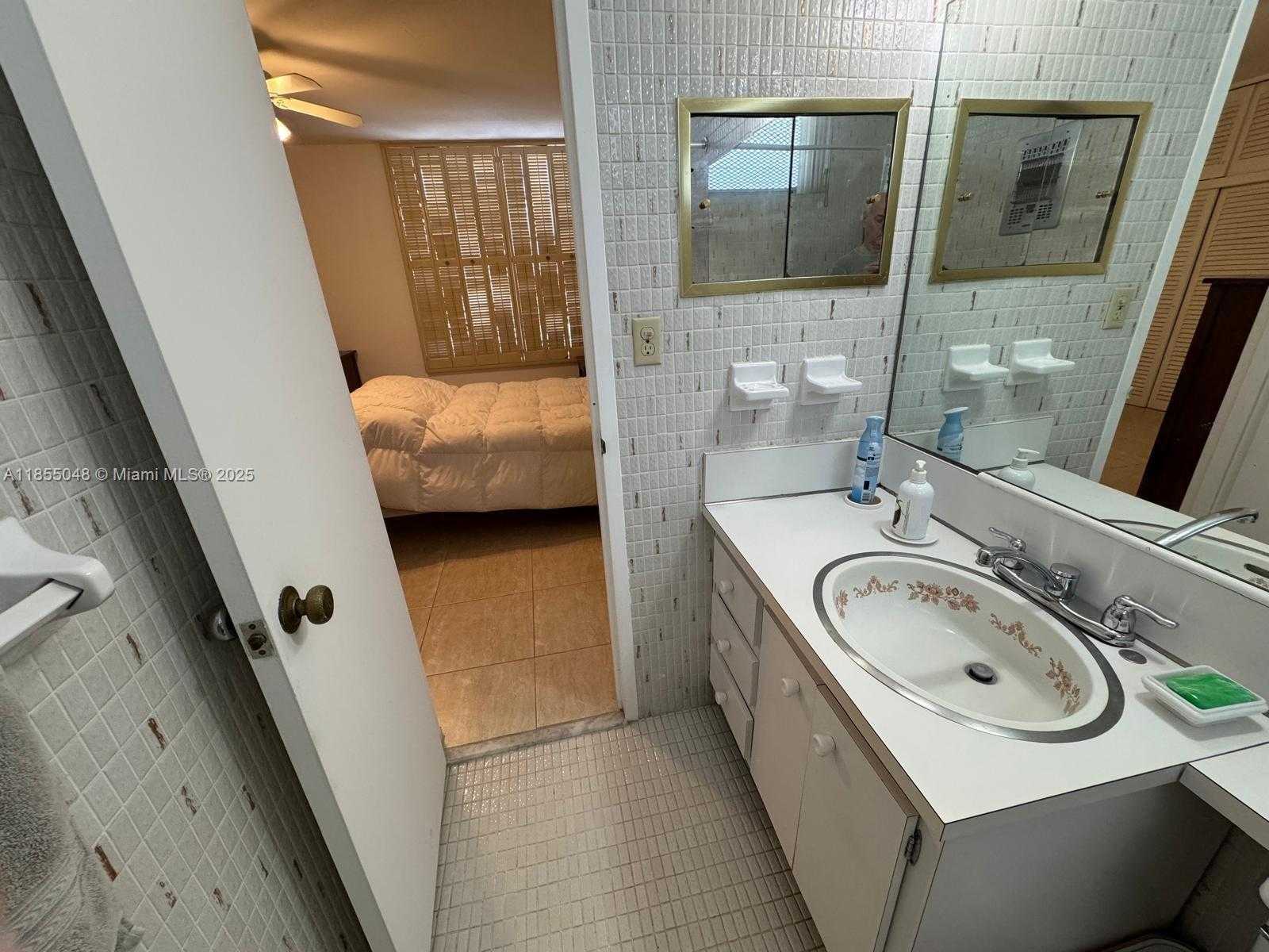 Small Image of 7800 CARLYLE AVE #6C, Miami Beach Number 18