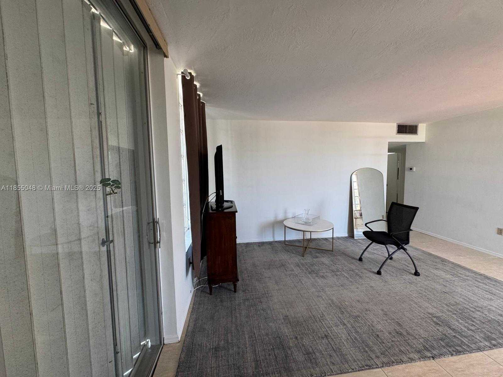Small Image of 7800 CARLYLE AVE #6C, Miami Beach Number 32