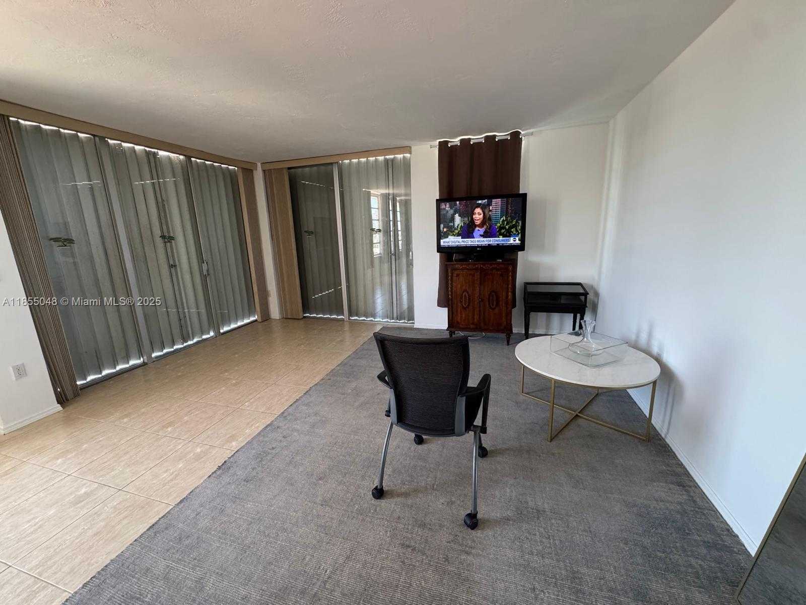 Small Image of 7800 CARLYLE AVE #6C, Miami Beach Number 4