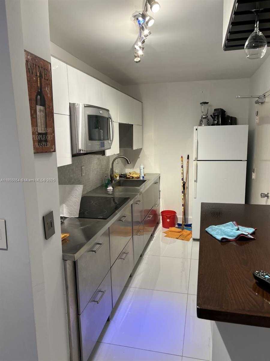 Small Image of 5555 COLLINS AVE #4P, Miami Beach Number 5