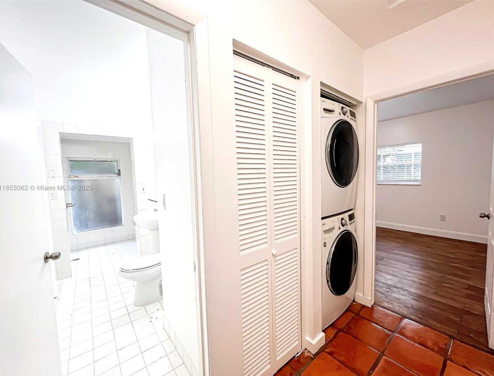 Small Image of 3850 CRAWFORD AVE, Miami Number 10