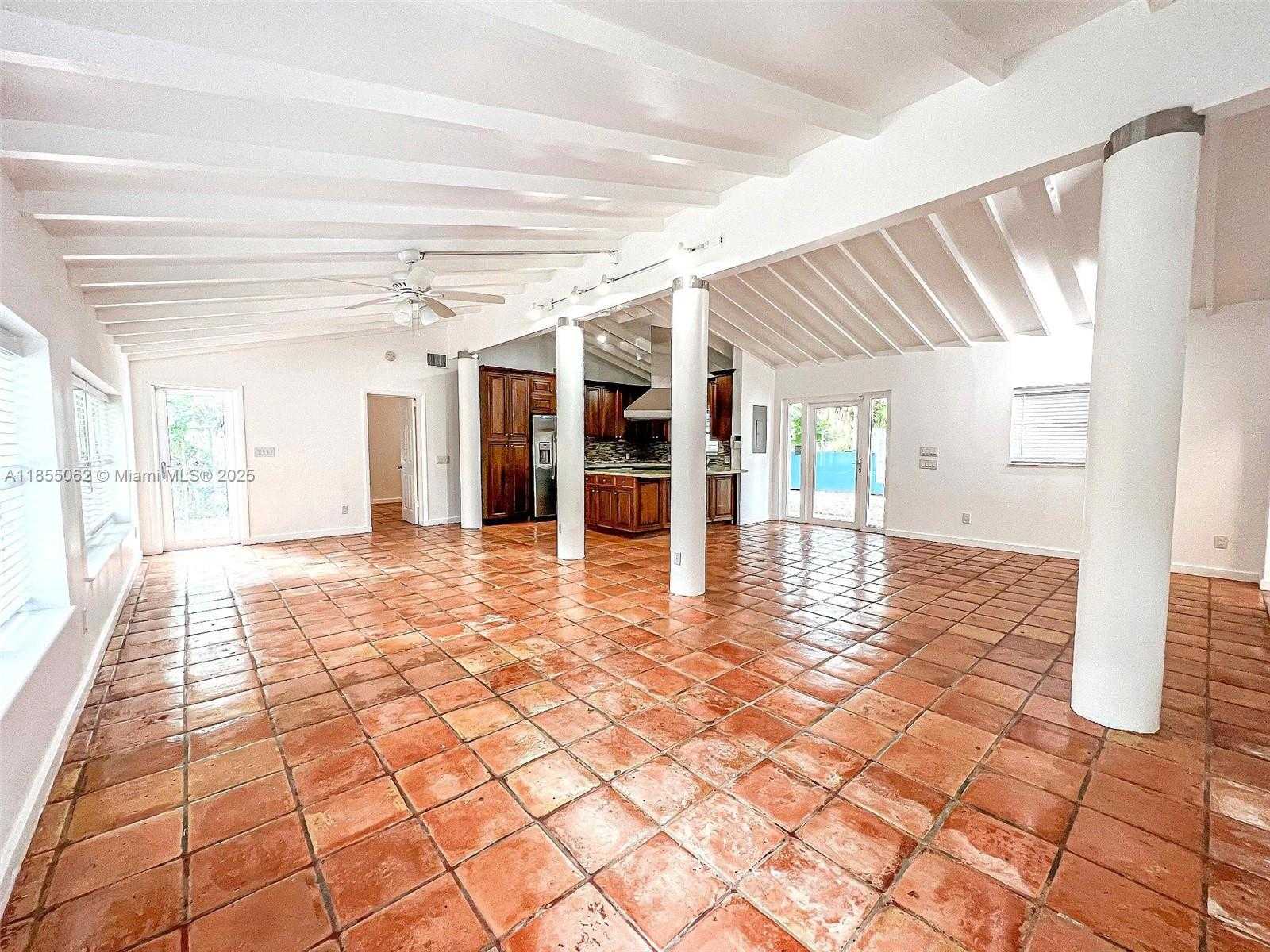 Small Image of 3850 CRAWFORD AVE, Miami Number 15