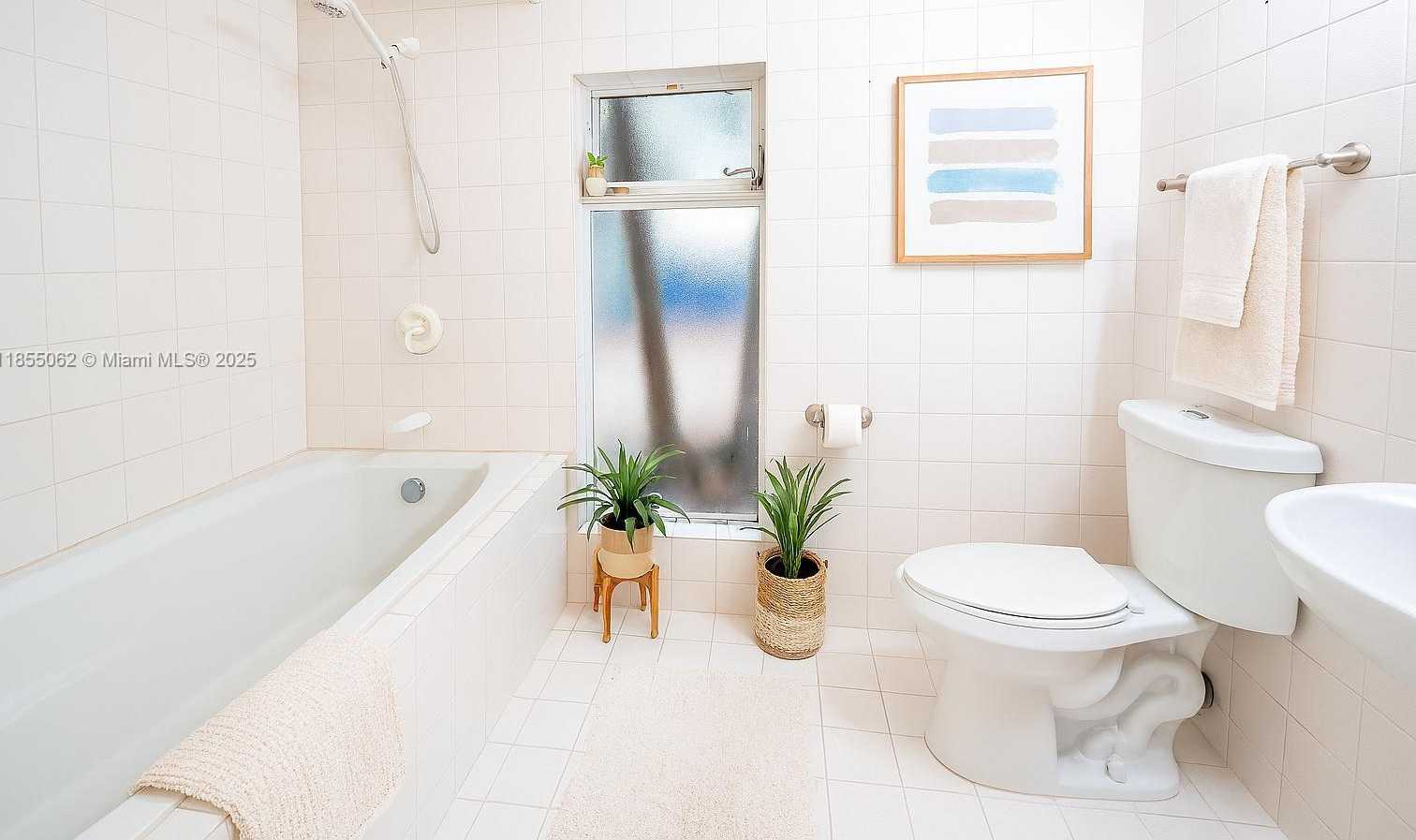 Small Image of 3850 CRAWFORD AVE, Miami Number 3