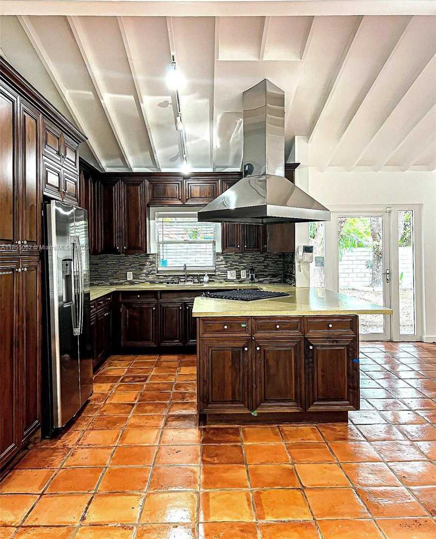 Small Image of 3850 CRAWFORD AVE, Miami Number 8
