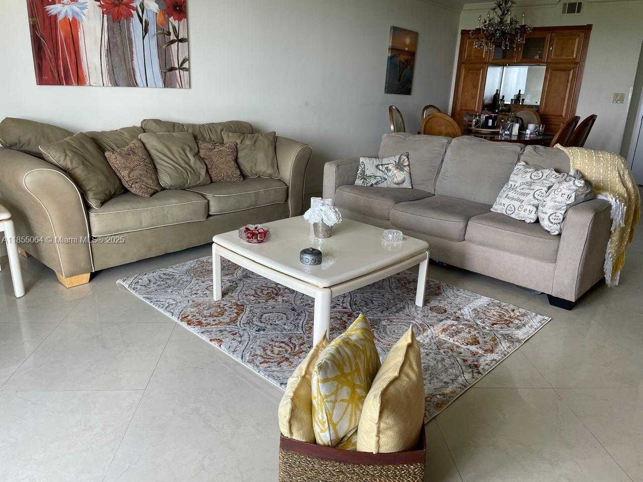 Small Image of 100 BAYVIEW DR #917, Sunny Isles Beach Number 18