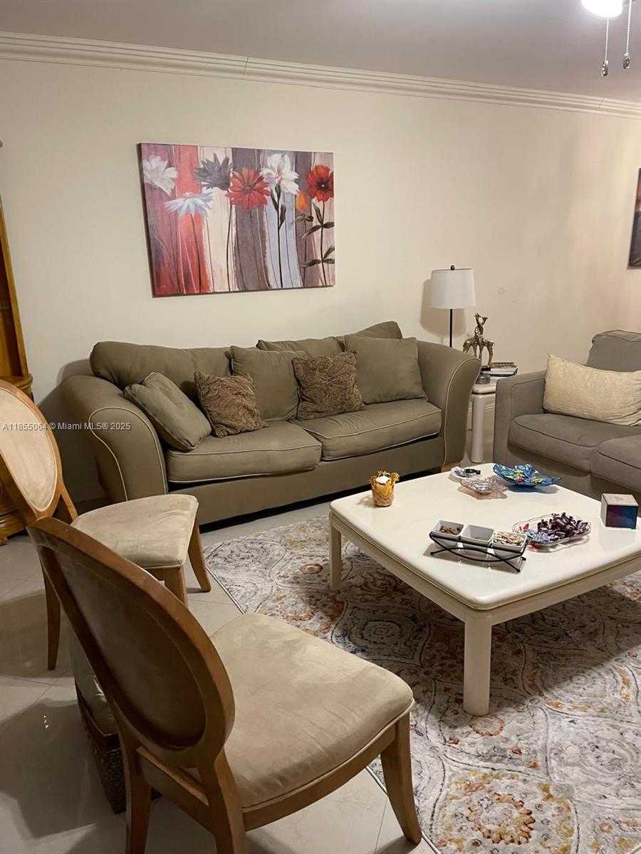 Small Image of 100 BAYVIEW DR #917, Sunny Isles Beach Number 19