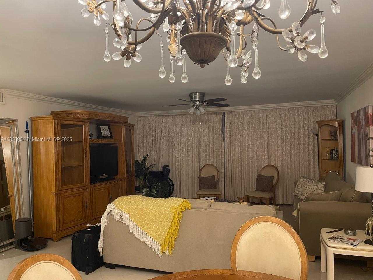 Small Image of 100 BAYVIEW DR #917, Sunny Isles Beach Number 6