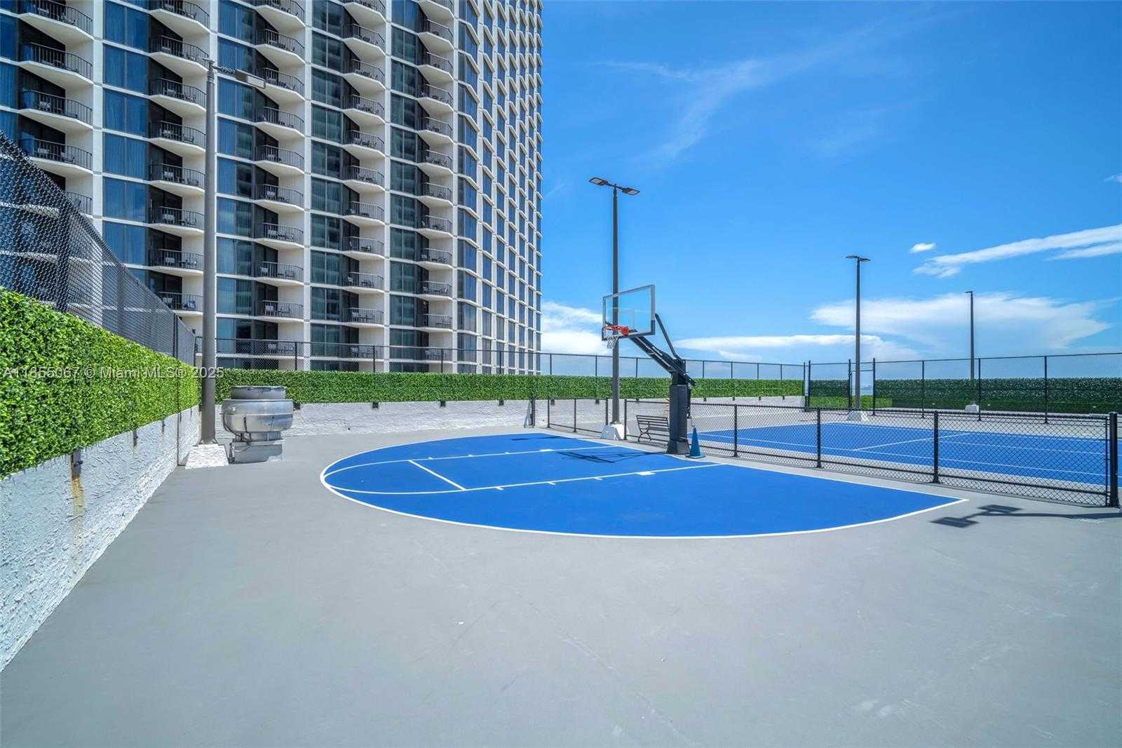 Small Image of Miami Number 22