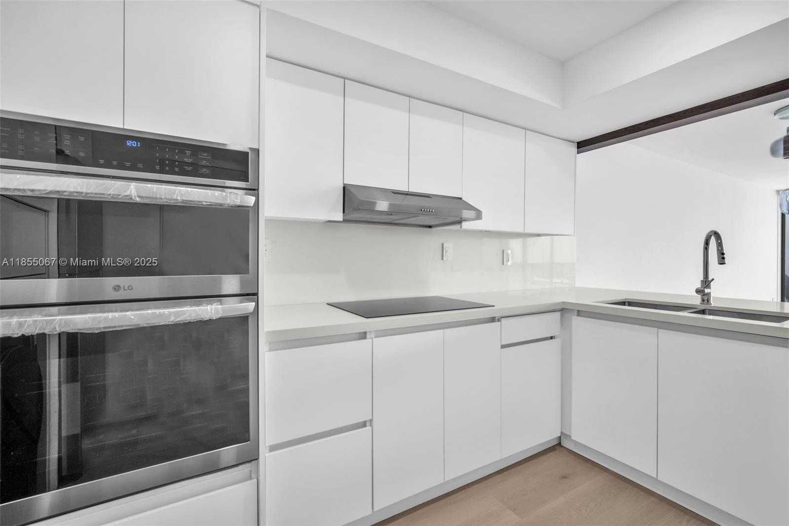 Small Image of Miami Number 9