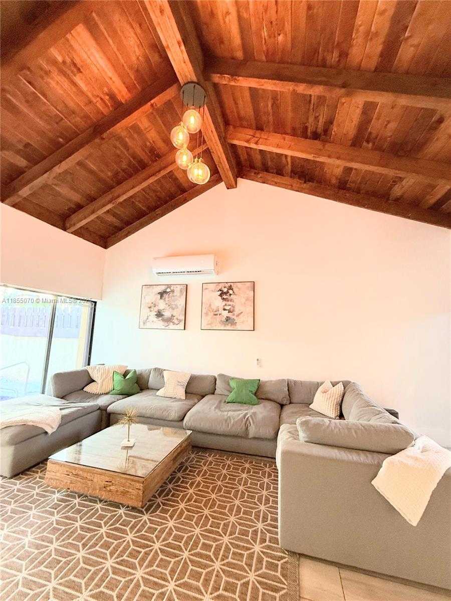 Small Image of 20429 NORTH EAST 10TH CT RD #20429, Miami Number 14