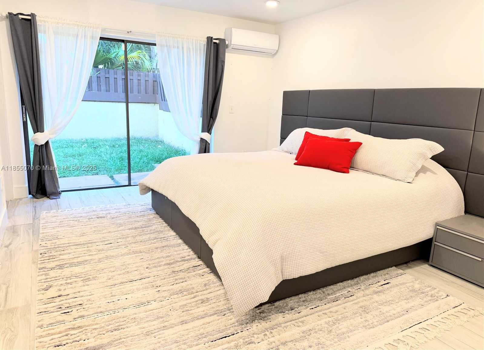Small Image of 20429 NORTH EAST 10TH CT RD #20429, Miami Number 20