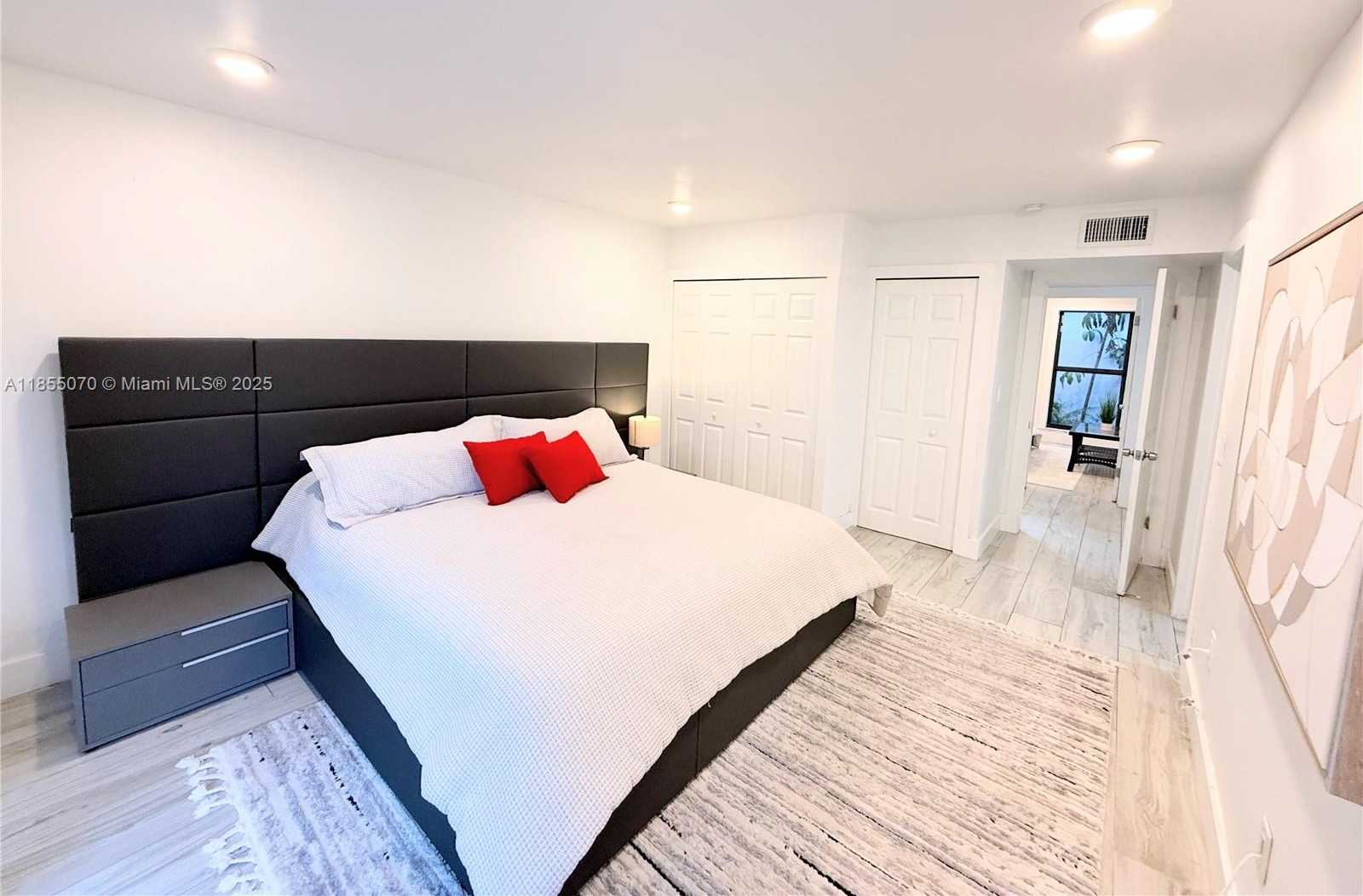 Small Image of 20429 NORTH EAST 10TH CT RD #20429, Miami Number 21