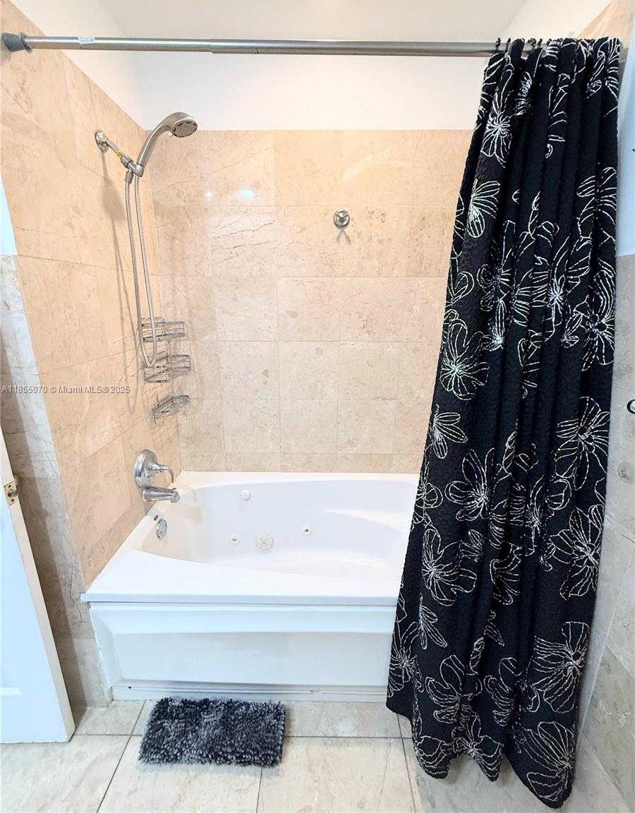 Small Image of 20429 NORTH EAST 10TH CT RD #20429, Miami Number 23