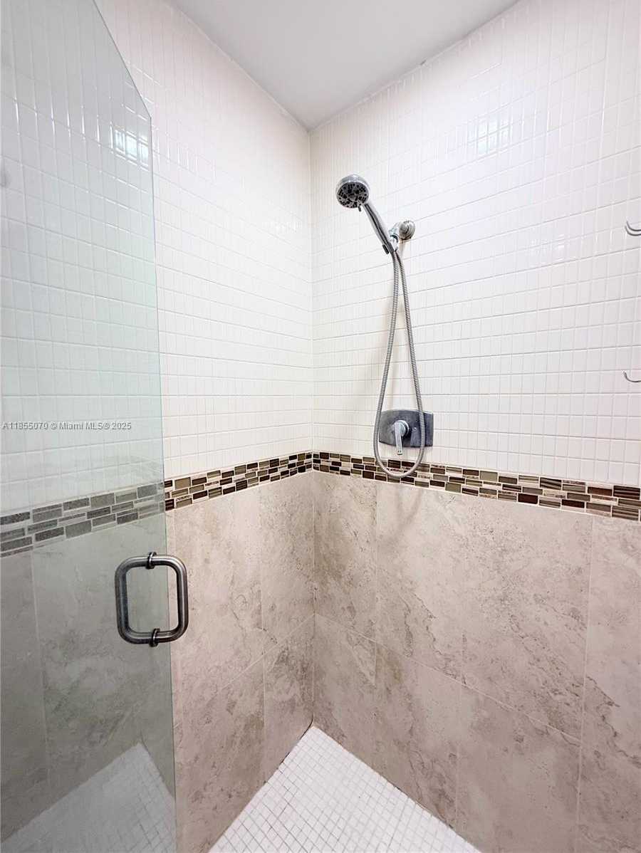 Small Image of 20429 NORTH EAST 10TH CT RD #20429, Miami Number 25
