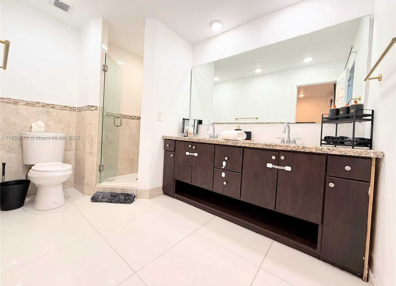 Small Image of 20429 NORTH EAST 10TH CT RD #20429, Miami Number 26