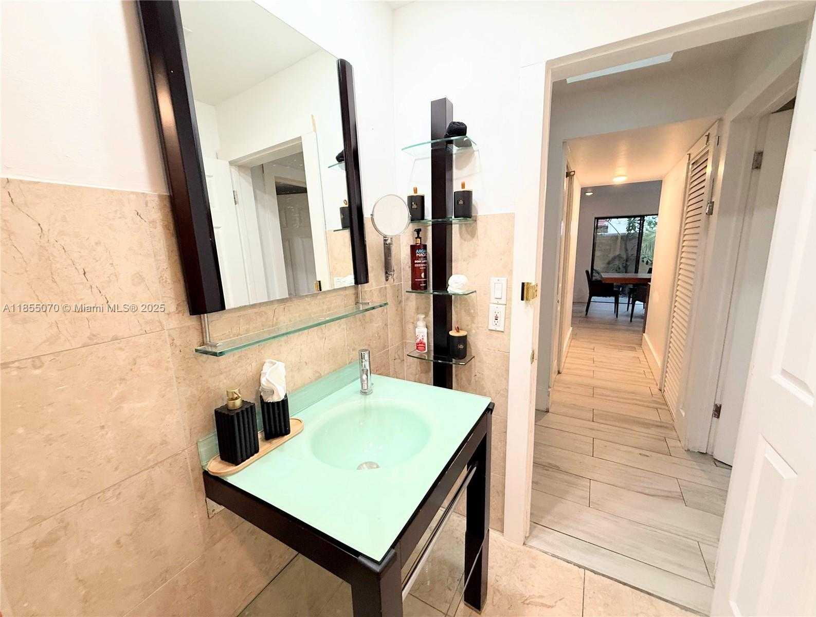 Small Image of 20429 NORTH EAST 10TH CT RD #20429, Miami Number 30