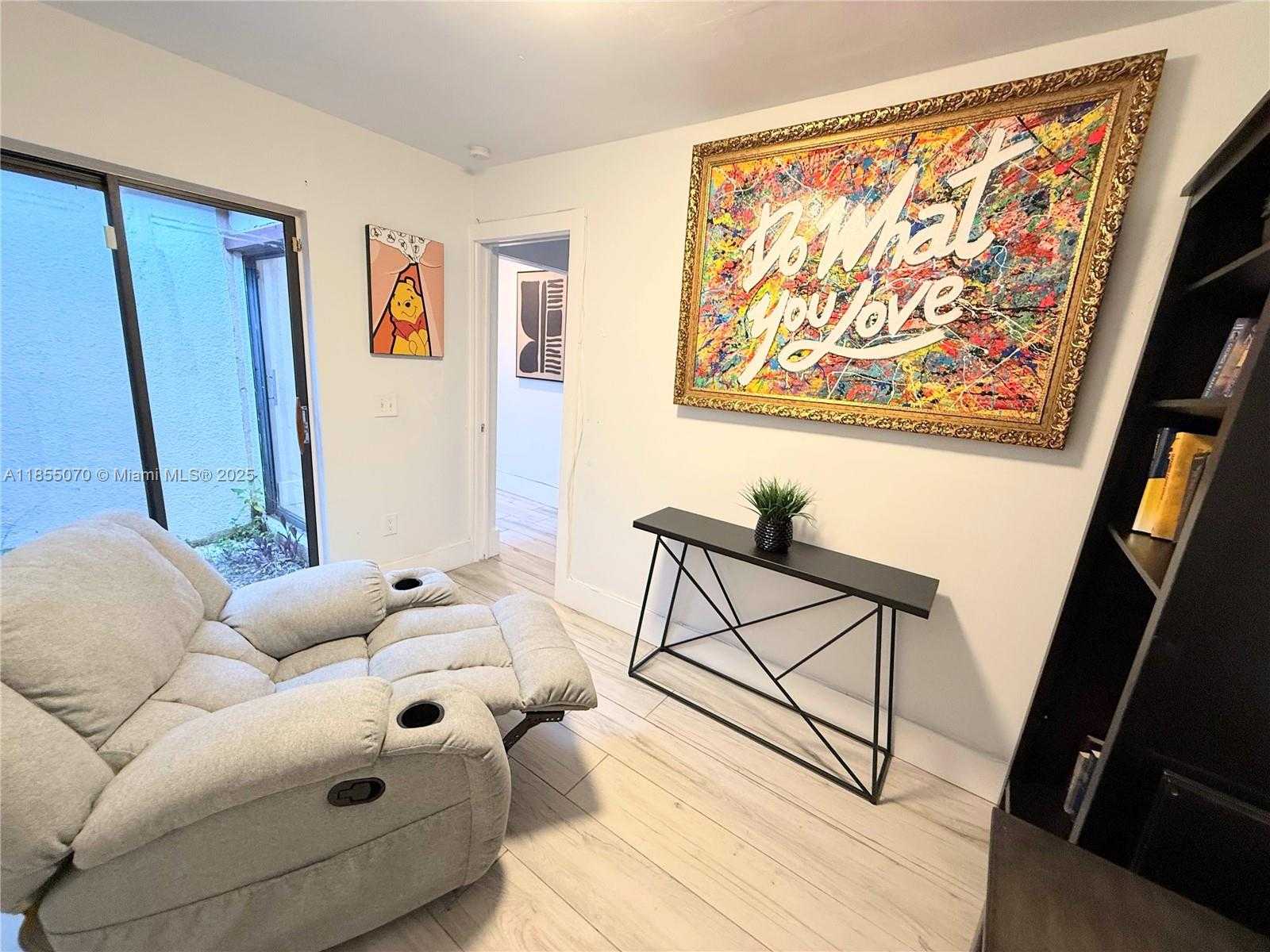 Small Image of 20429 NORTH EAST 10TH CT RD #20429, Miami Number 32
