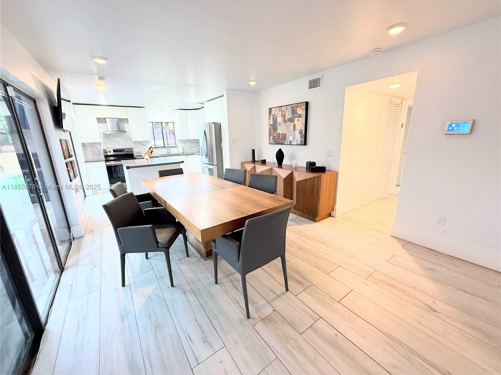 Small Image of 20429 NORTH EAST 10TH CT RD #20429, Miami Number 6