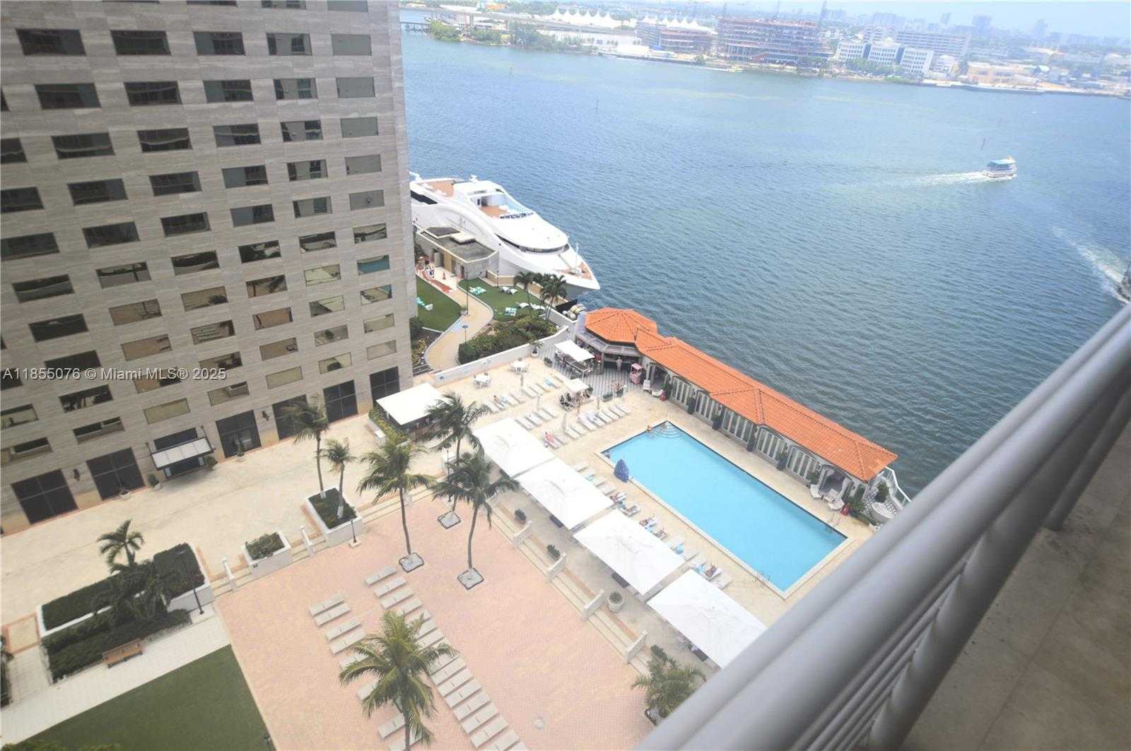 Small Image of 335 Biscayne Blvd, Miami, FL 33132, USA Number 22