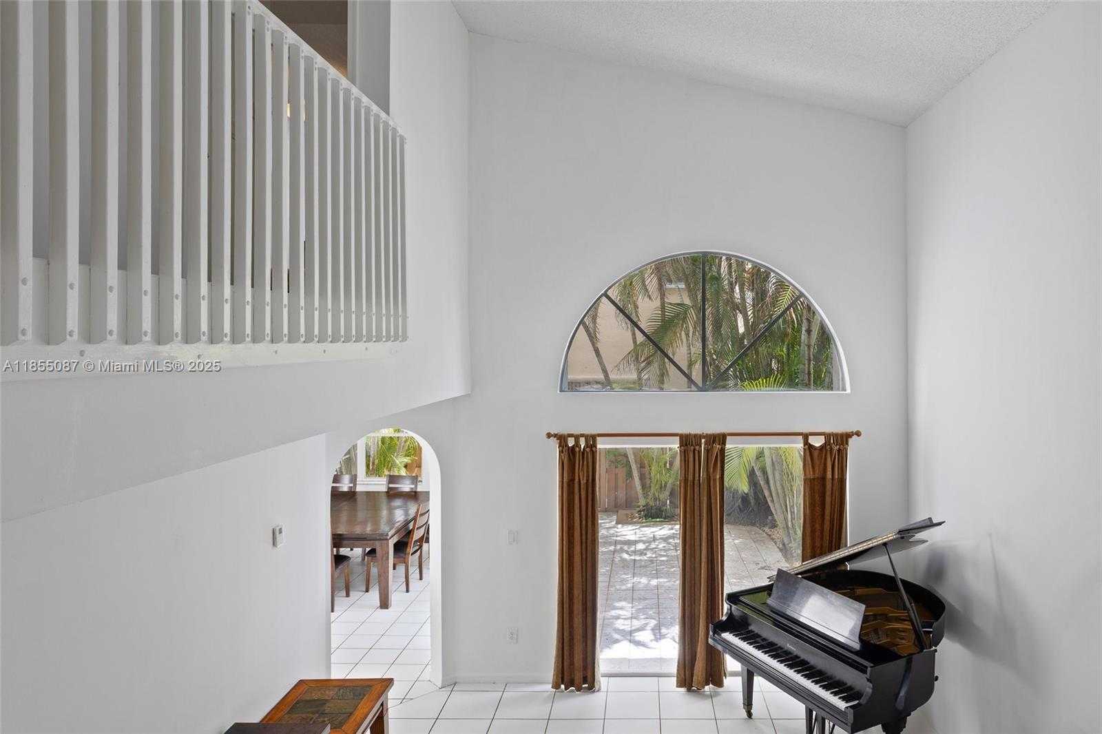 Small Image of 15623 SOUTH WEST 100TH LN #15623, Miami Number 11