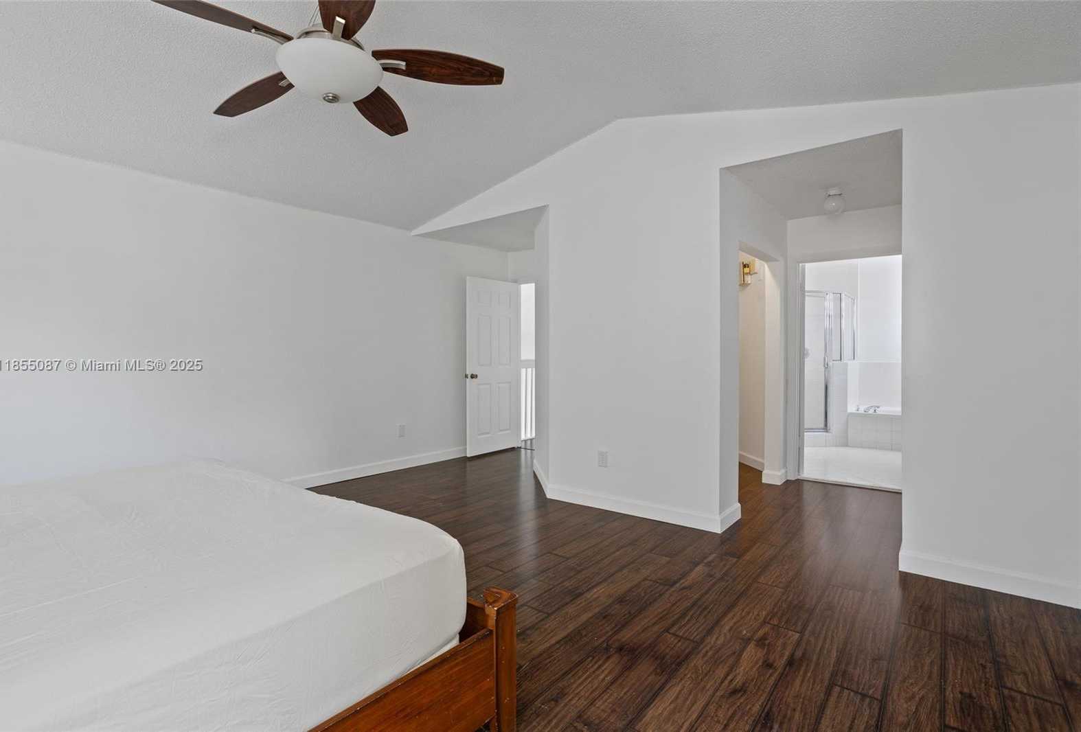 Small Image of 15623 SOUTH WEST 100TH LN #15623, Miami Number 17