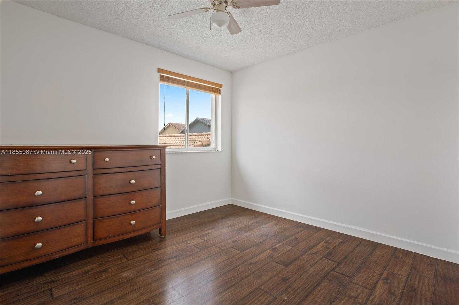 Small Image of 15623 SOUTH WEST 100TH LN #15623, Miami Number 19
