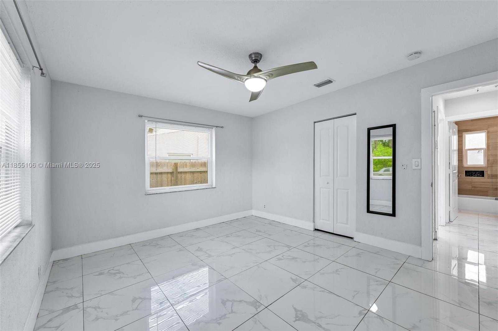 Small Image of 2714 FILLMORE ST, Hollywood Number 24