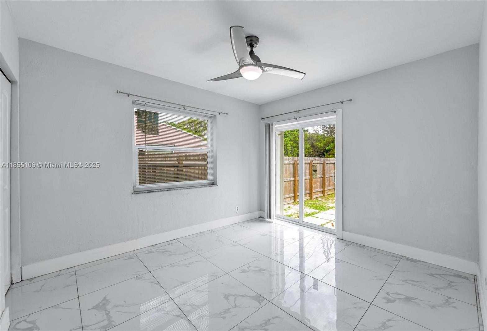 Small Image of 2714 FILLMORE ST, Hollywood Number 27