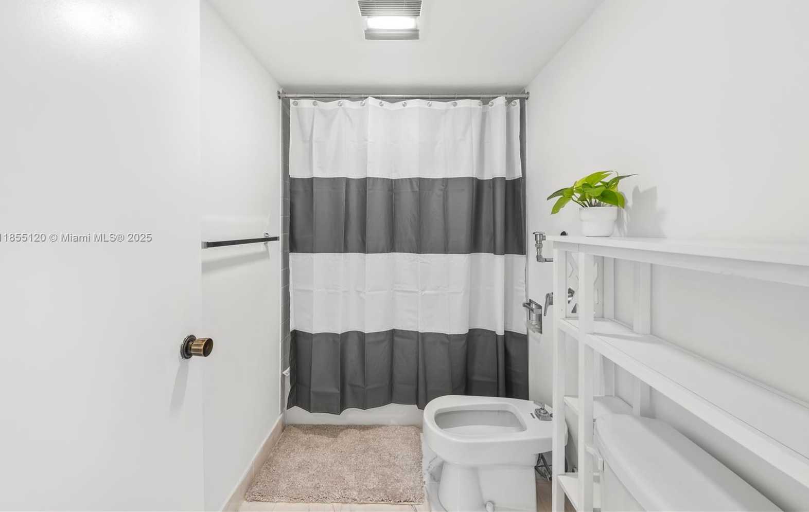 Small Image of 1925 BRICKELL AVE #D610, Miami Number 38
