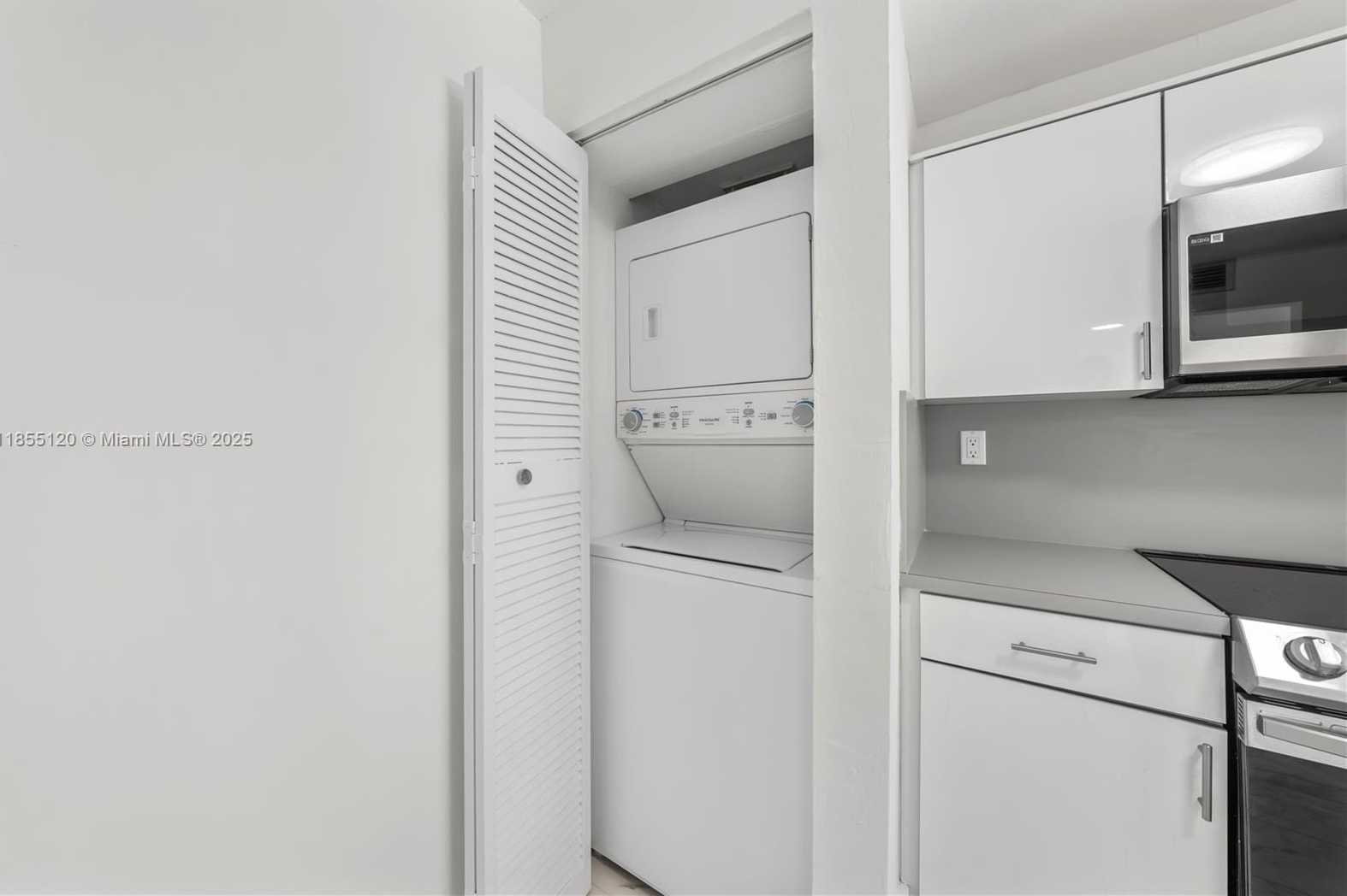 Small Image of 1925 BRICKELL AVE #D610, Miami Number 57
