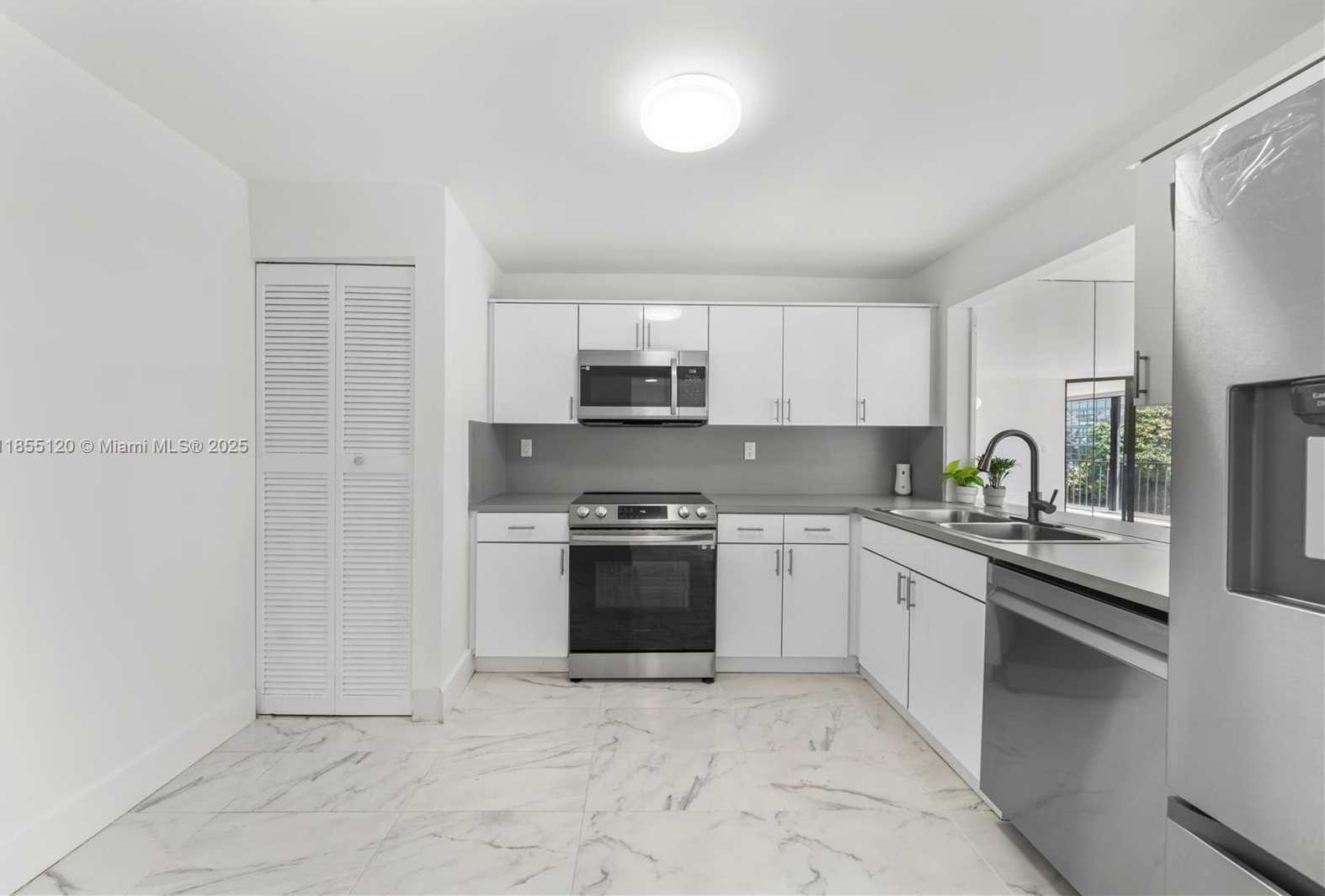 Small Image of 1925 BRICKELL AVE #D610, Miami Number 59