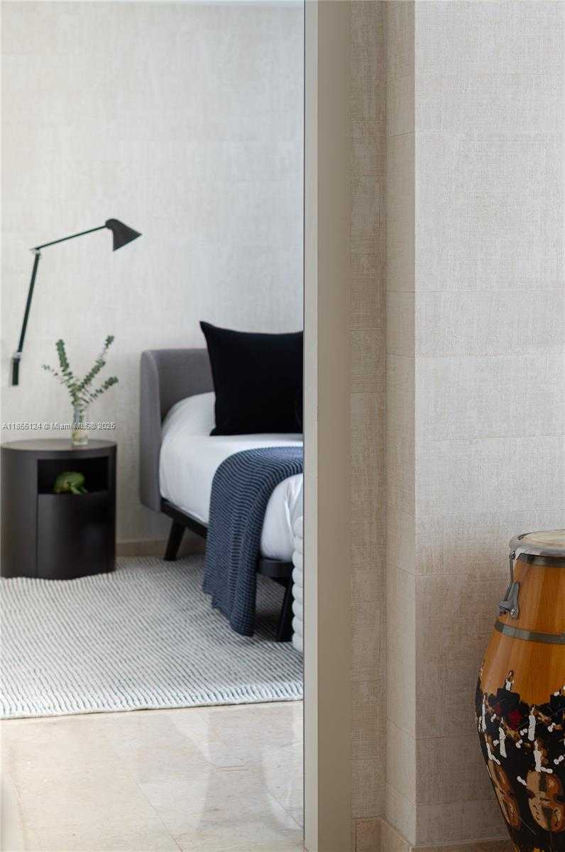Small Image of 88 SOUTH WEST 7TH ST #1807, Miami Number 16