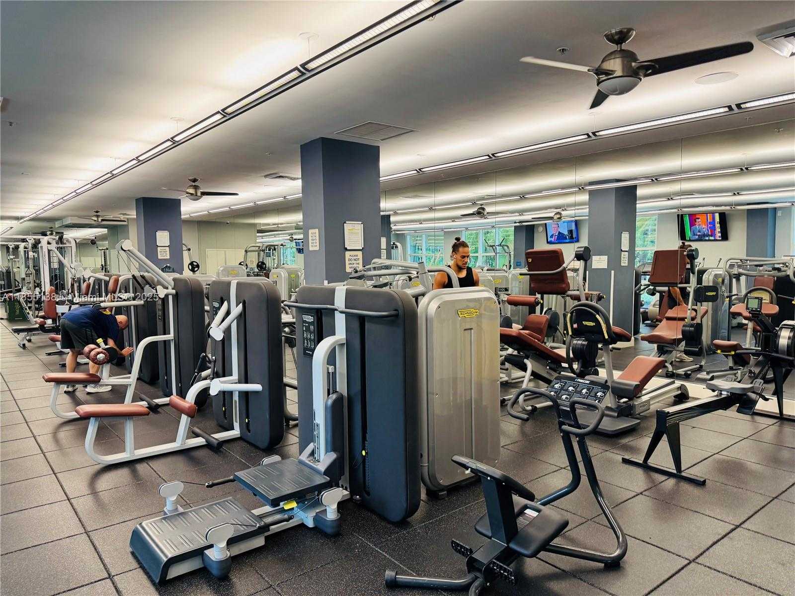 Small Image of 2001 BISCAYNE BLVD #3411, Miami Number 11