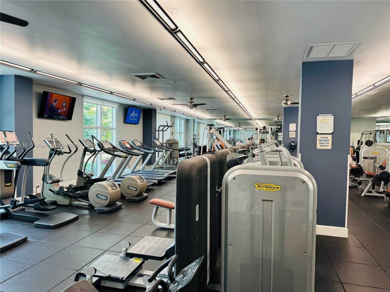 Small Image of 2001 BISCAYNE BLVD #3411, Miami Number 3