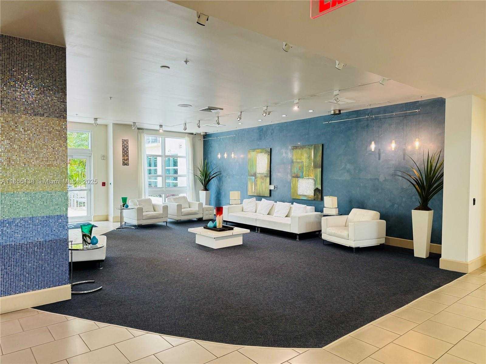 Small Image of 2001 BISCAYNE BLVD #3411, Miami Number 4