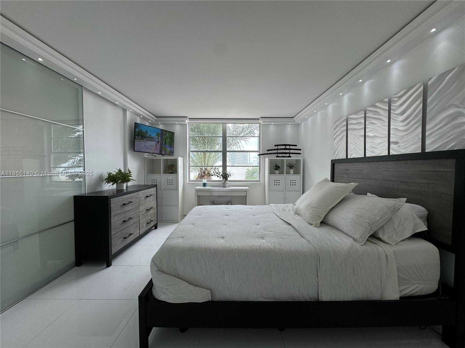 Small Image of 6770 INDIAN CREEK DR #5S, Miami Beach Number 11