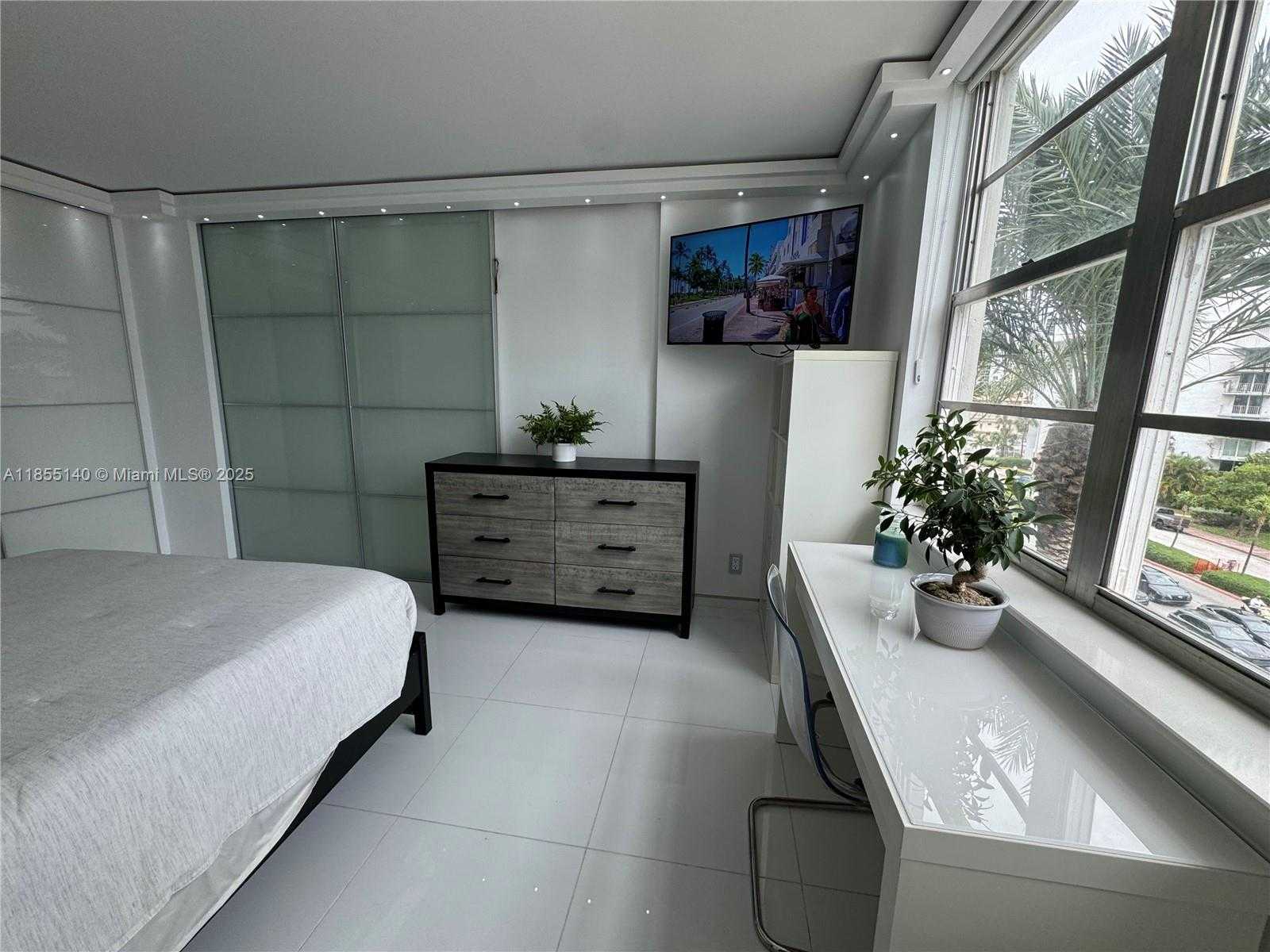 Small Image of 6770 INDIAN CREEK DR #5S, Miami Beach Number 17