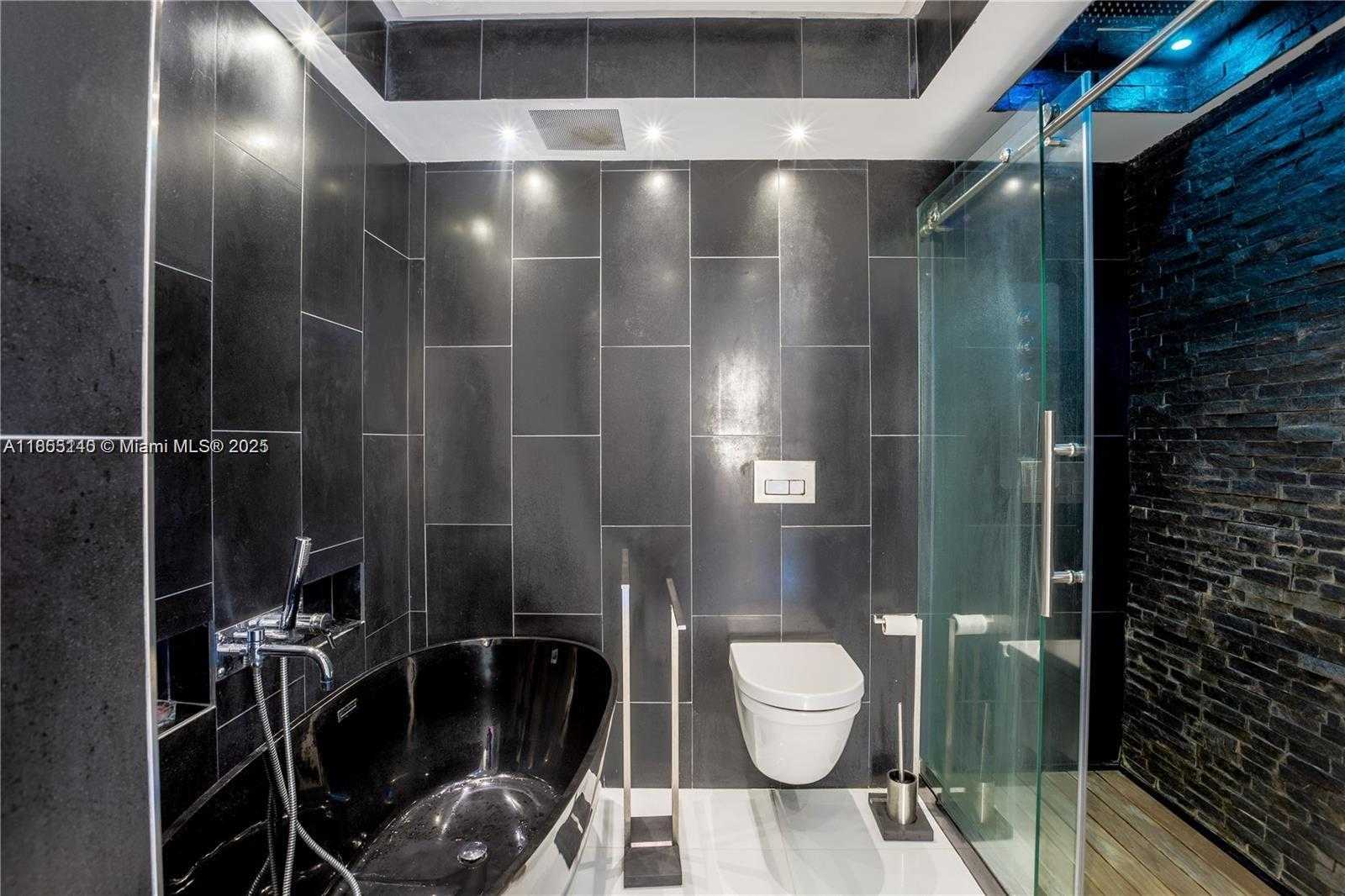Small Image of 6770 INDIAN CREEK DR #5S, Miami Beach Number 19