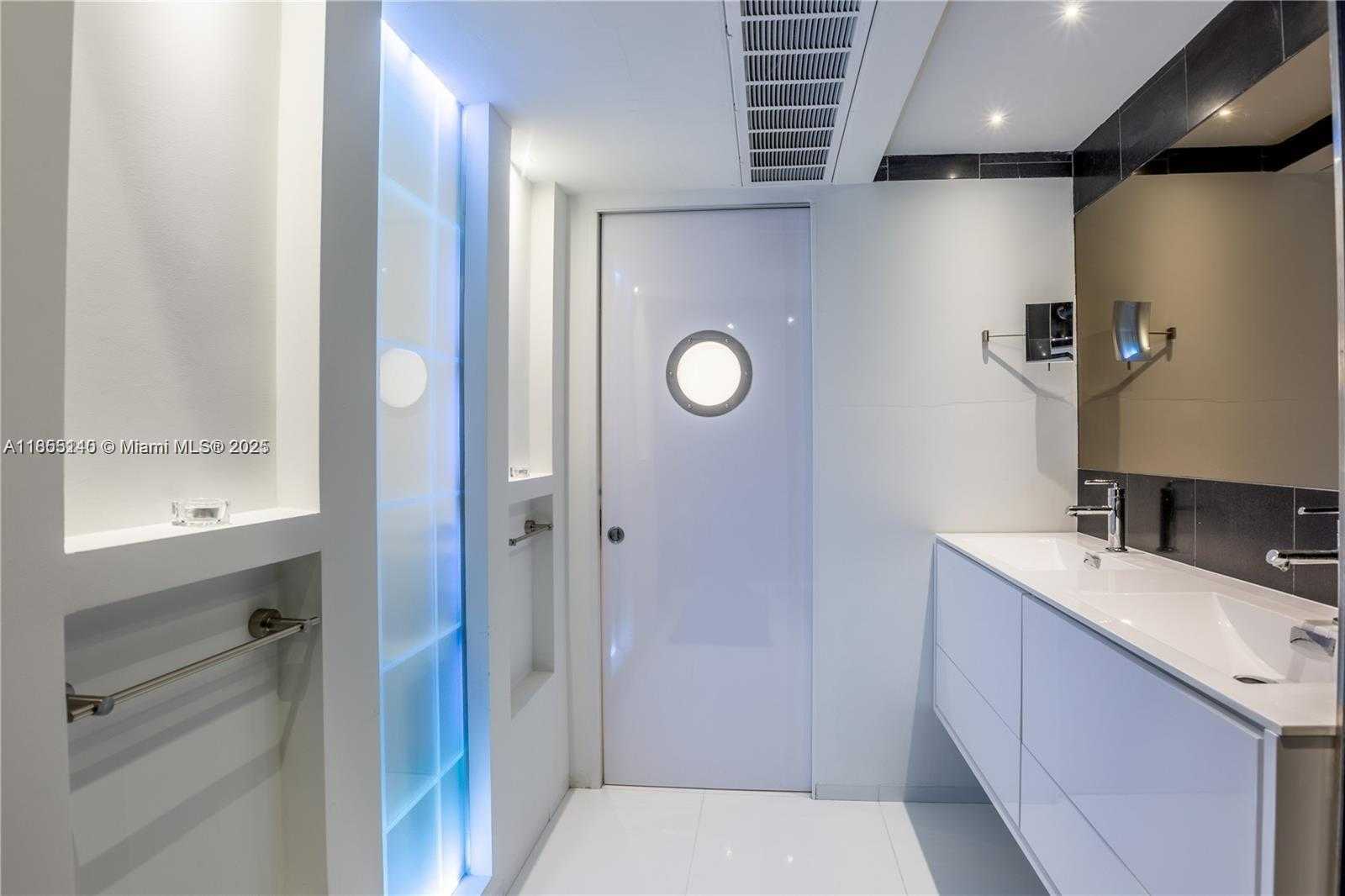 Small Image of 6770 INDIAN CREEK DR #5S, Miami Beach Number 21