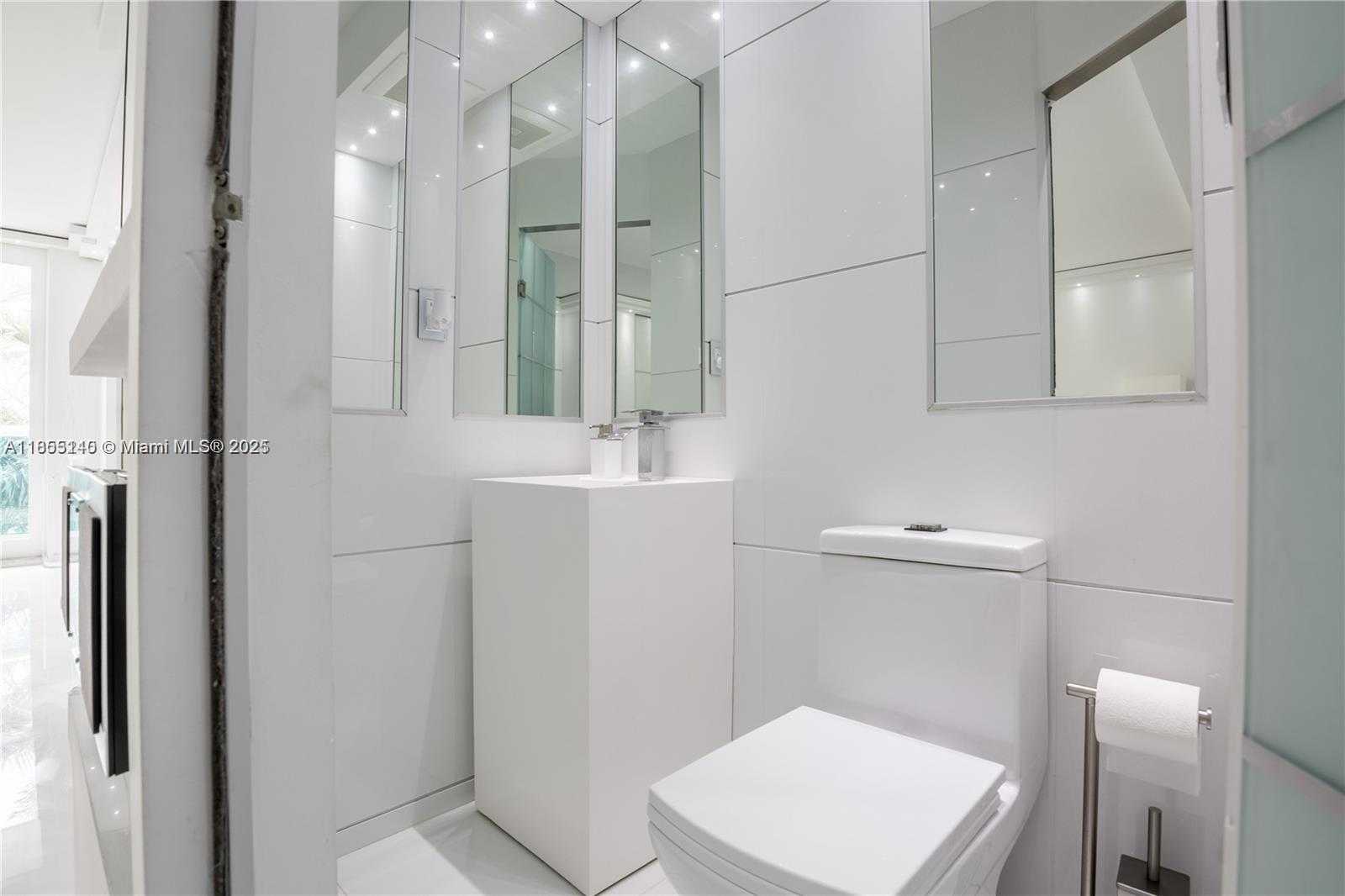 Small Image of 6770 INDIAN CREEK DR #5S, Miami Beach Number 22