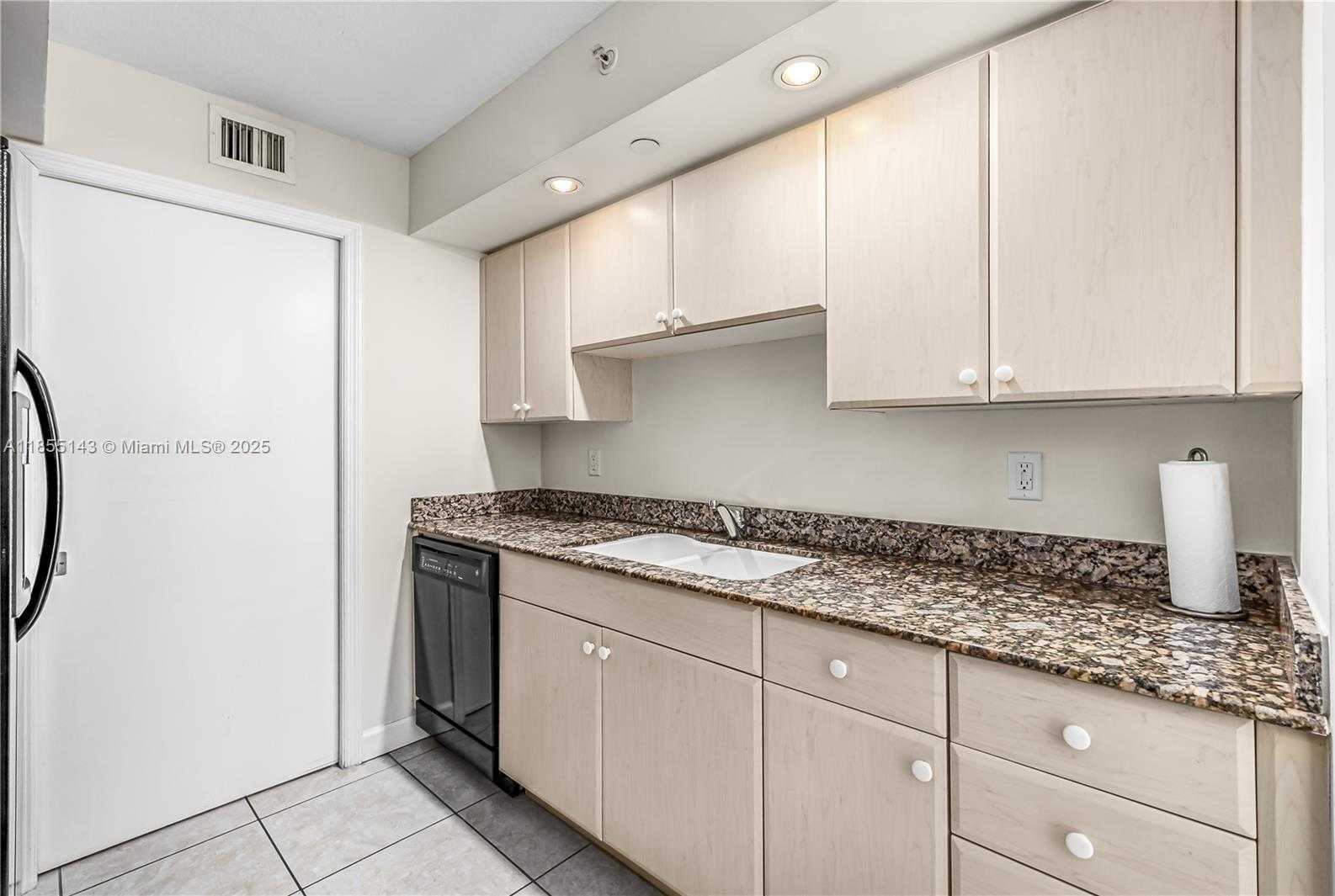 Small Image of 6917 COLLINS AVE #1608, Miami Beach Number 13