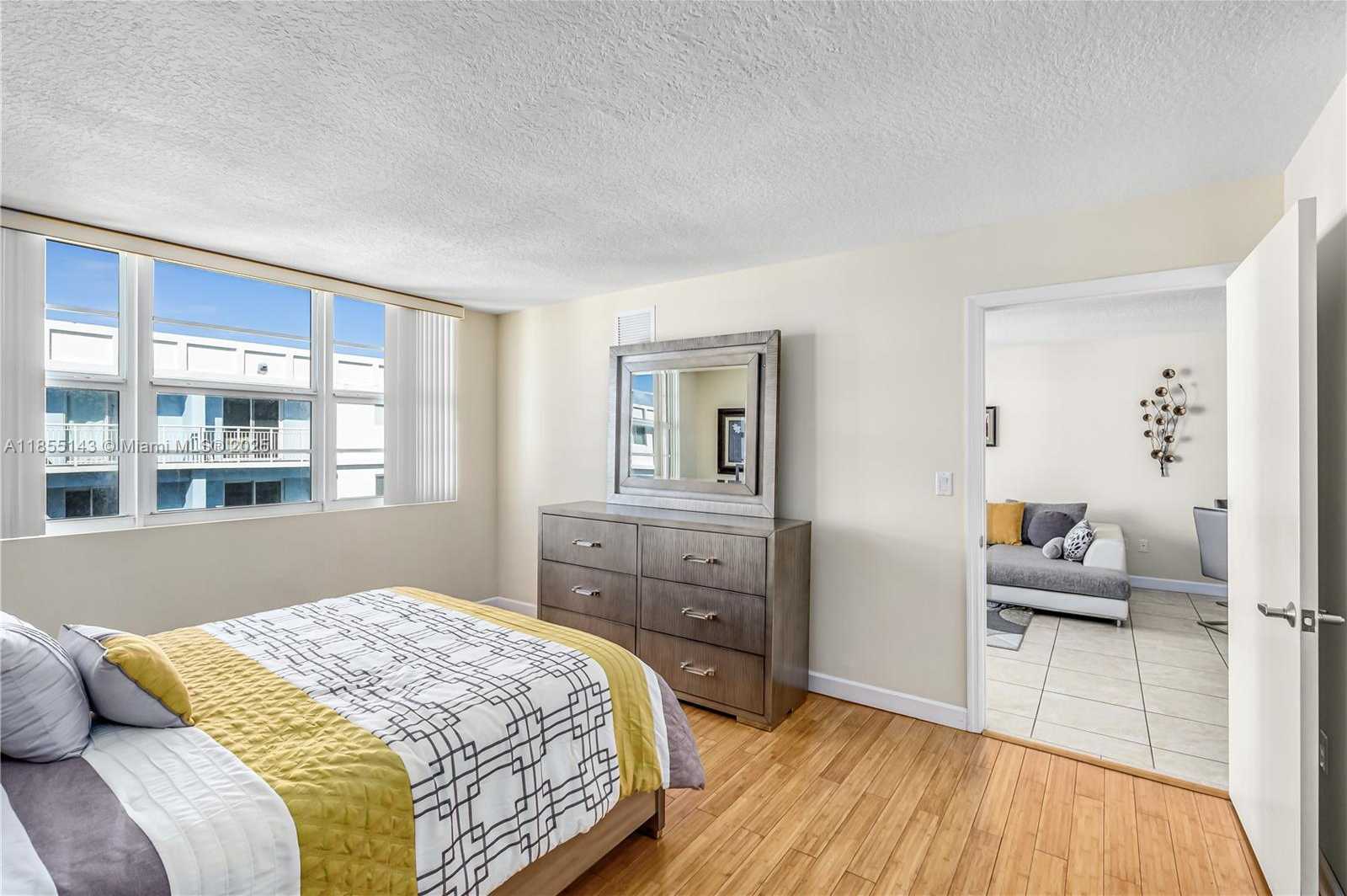 Small Image of 6917 COLLINS AVE #1608, Miami Beach Number 19