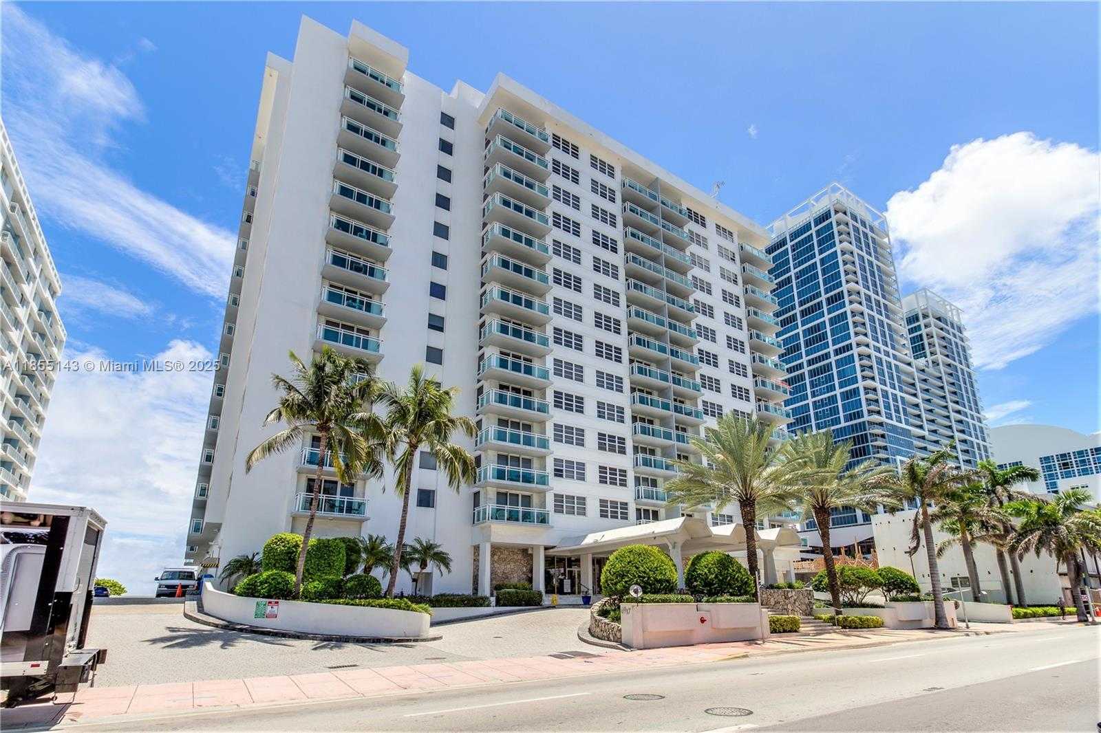 Small Image of 6917 COLLINS AVE #1608, Miami Beach Number 32