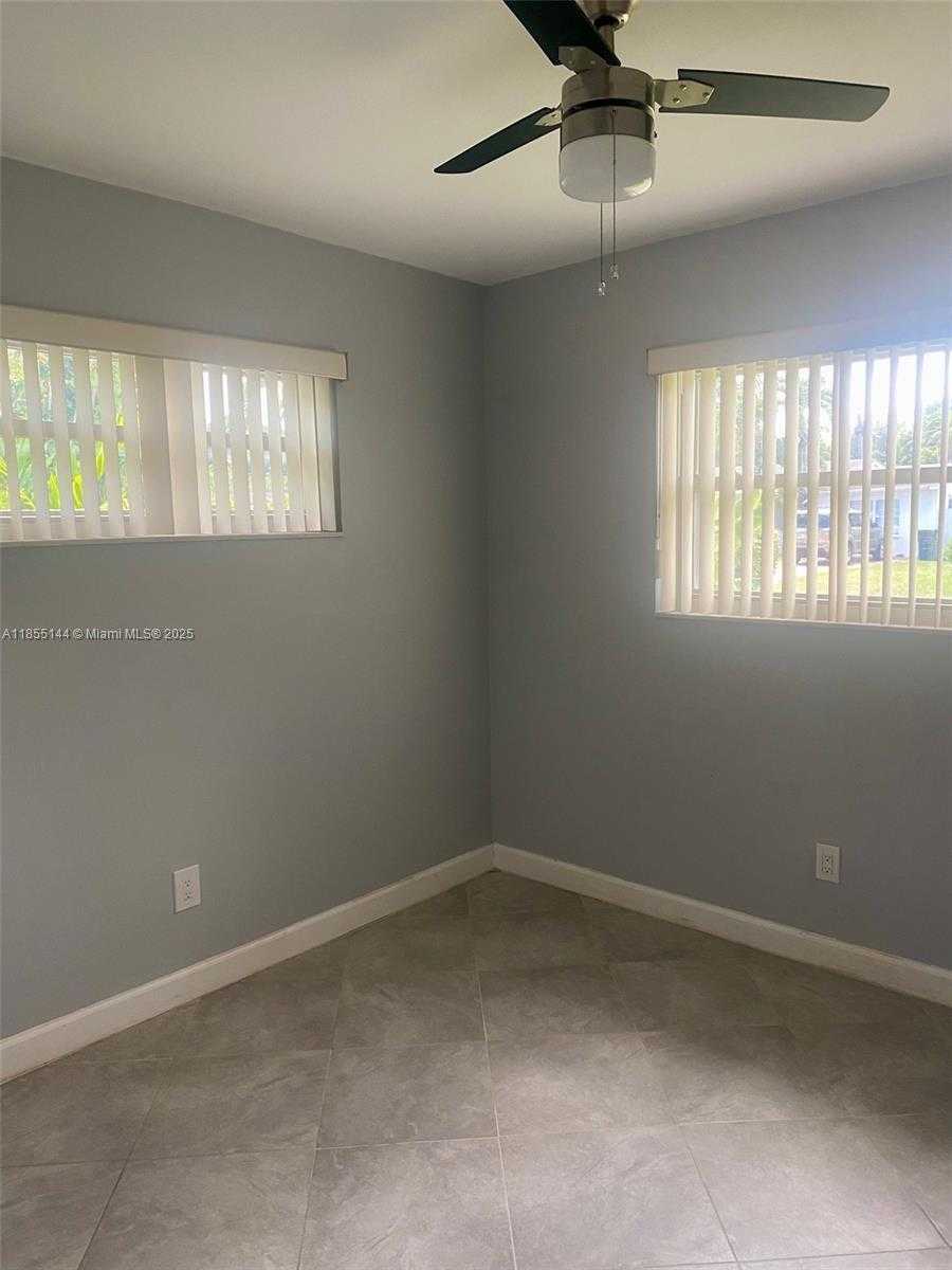 Small Image of South Miami Number 14