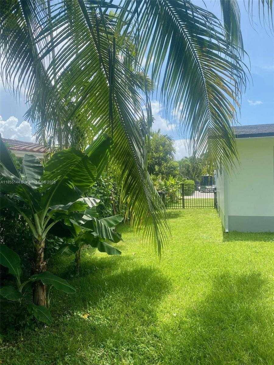 Small Image of South Miami Number 3